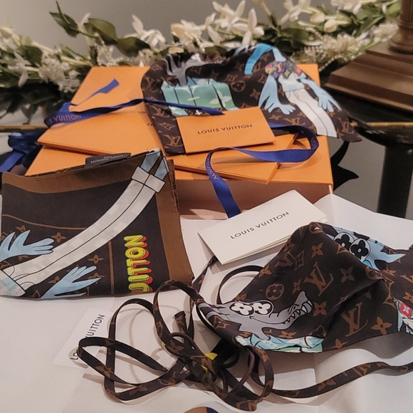 SOLD Louis Vuitton Friends Mask/Bandana - Picture 4 of 11